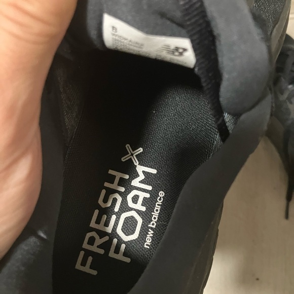 new balance fresh foam non slip shoes. size 8.5 women. - Picture 5 of 5